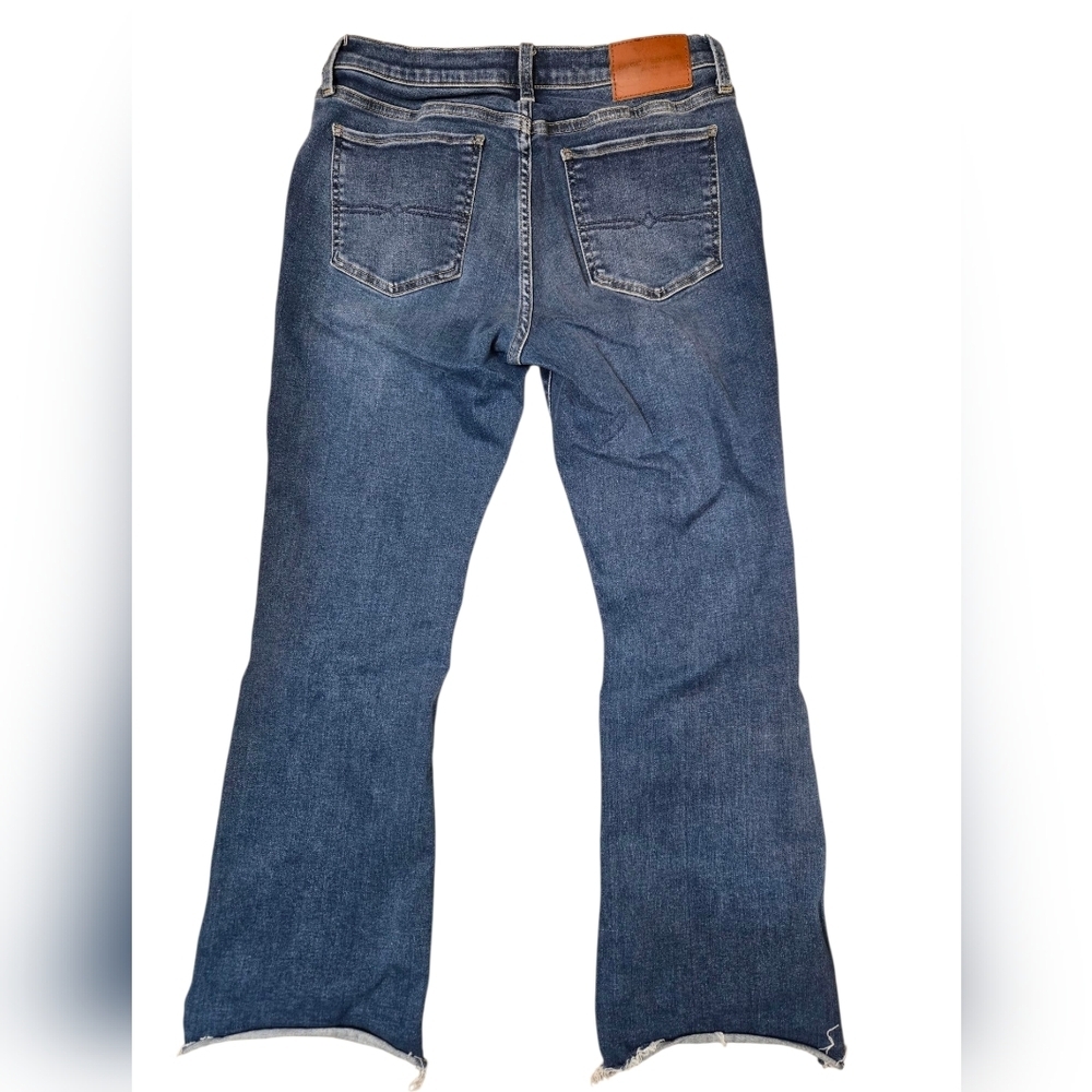 Lucky Brand Sweet Boot Jeans Mid Rise Distressed Medium Blue Size 31 Button Fly - Picture 11 of 12
